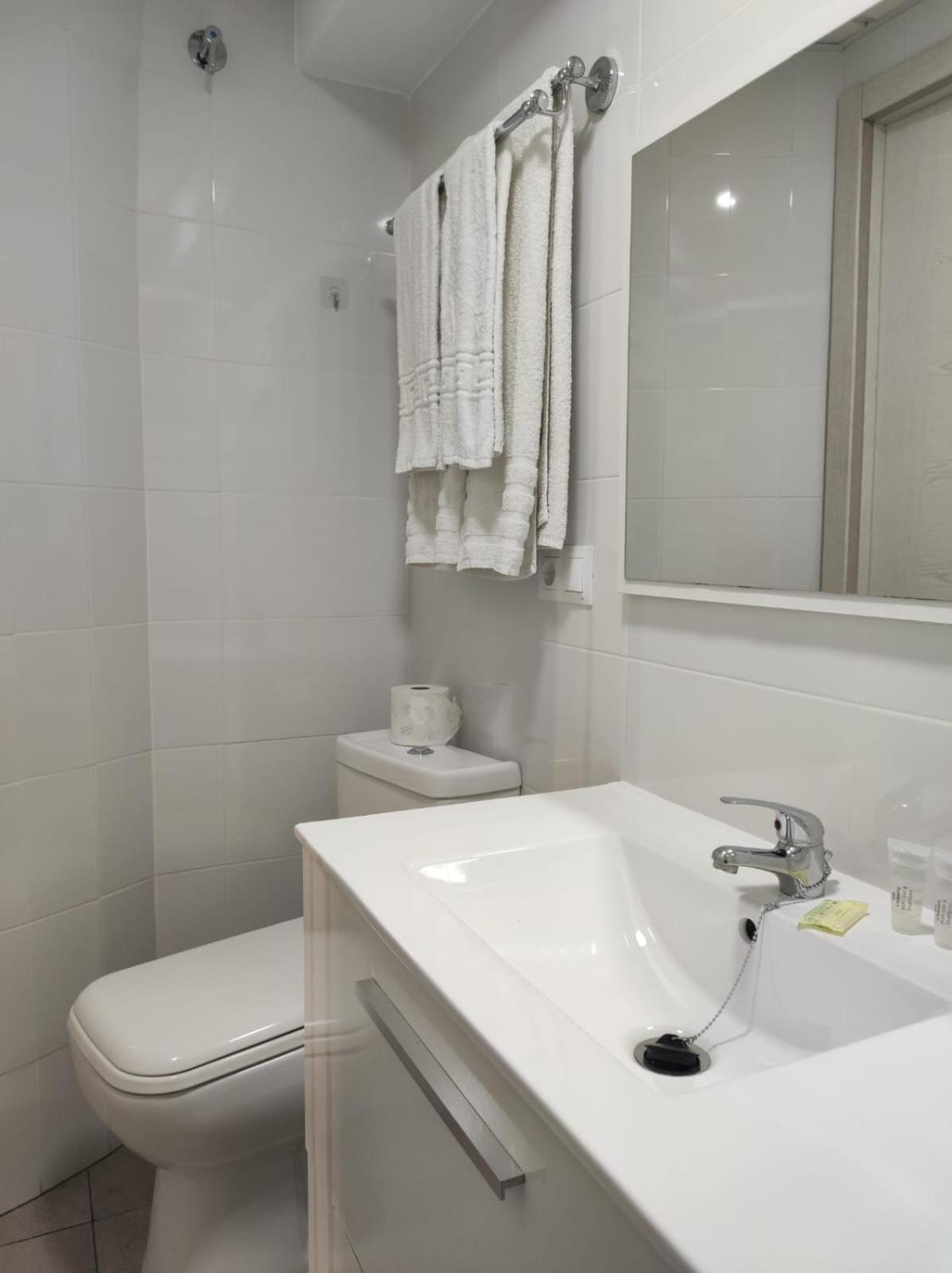 Apartamento Yash ตอร์เรโมลิโนส ภายนอก รูปภาพ